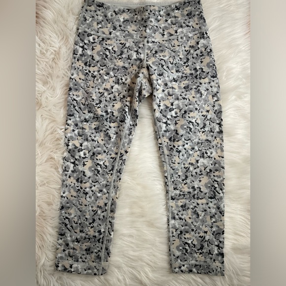 Lululemon cropped leggings - Picture 2 of 13